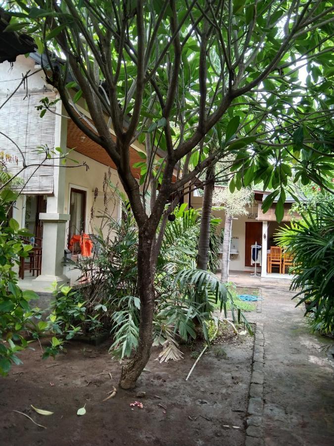 Pondok Aldi Hostel Amed Buitenkant foto