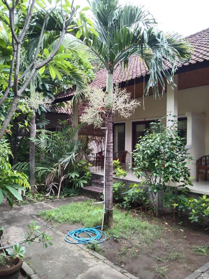Pondok Aldi Hostel Amed Buitenkant foto