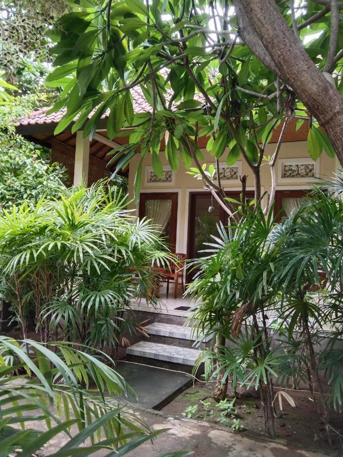 Pondok Aldi Hostel Amed Buitenkant foto