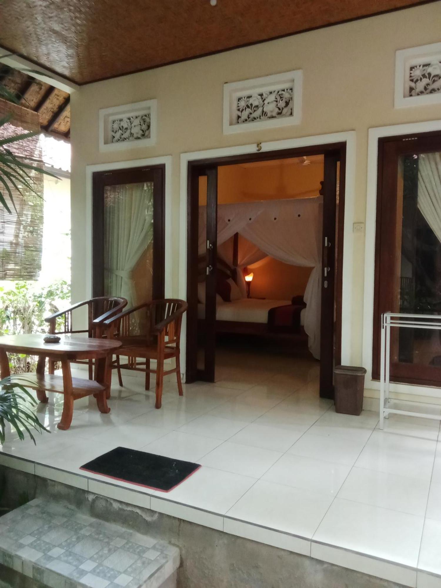 Pondok Aldi Hostel Amed Buitenkant foto