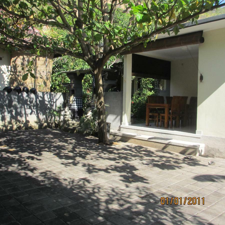 Pondok Aldi Hostel Amed Buitenkant foto