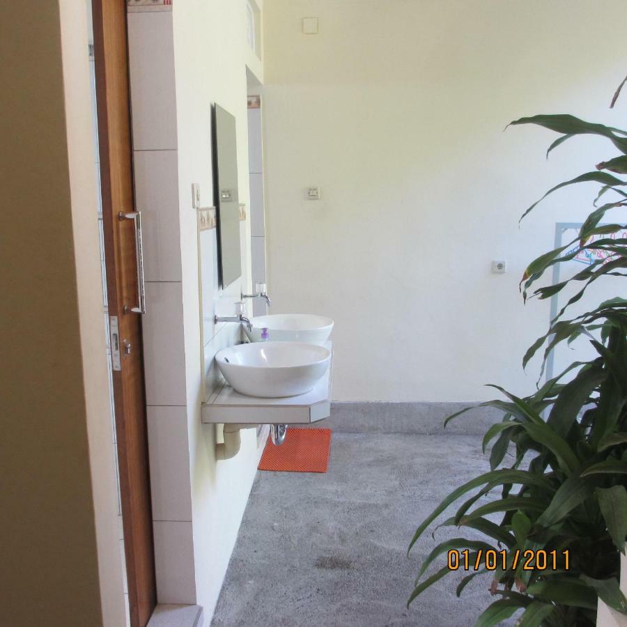Pondok Aldi Hostel Amed Buitenkant foto