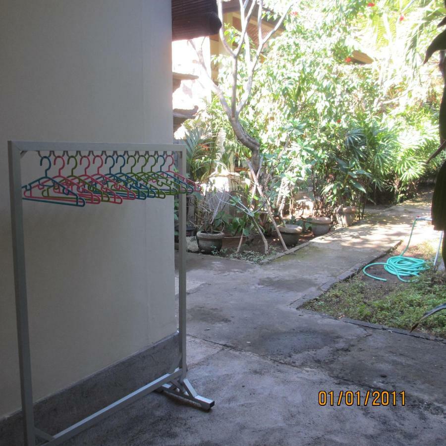 Pondok Aldi Hostel Amed Buitenkant foto